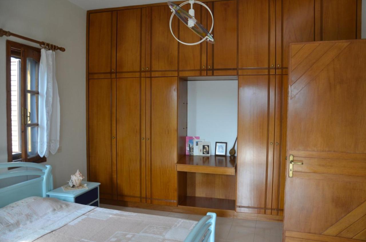 Holiday Home Near The Sea Nea Mesagkala Luaran gambar